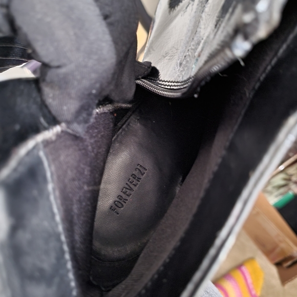 Forever 21 Patent Kitten Heel Booties (8) - Picture 5 of 5